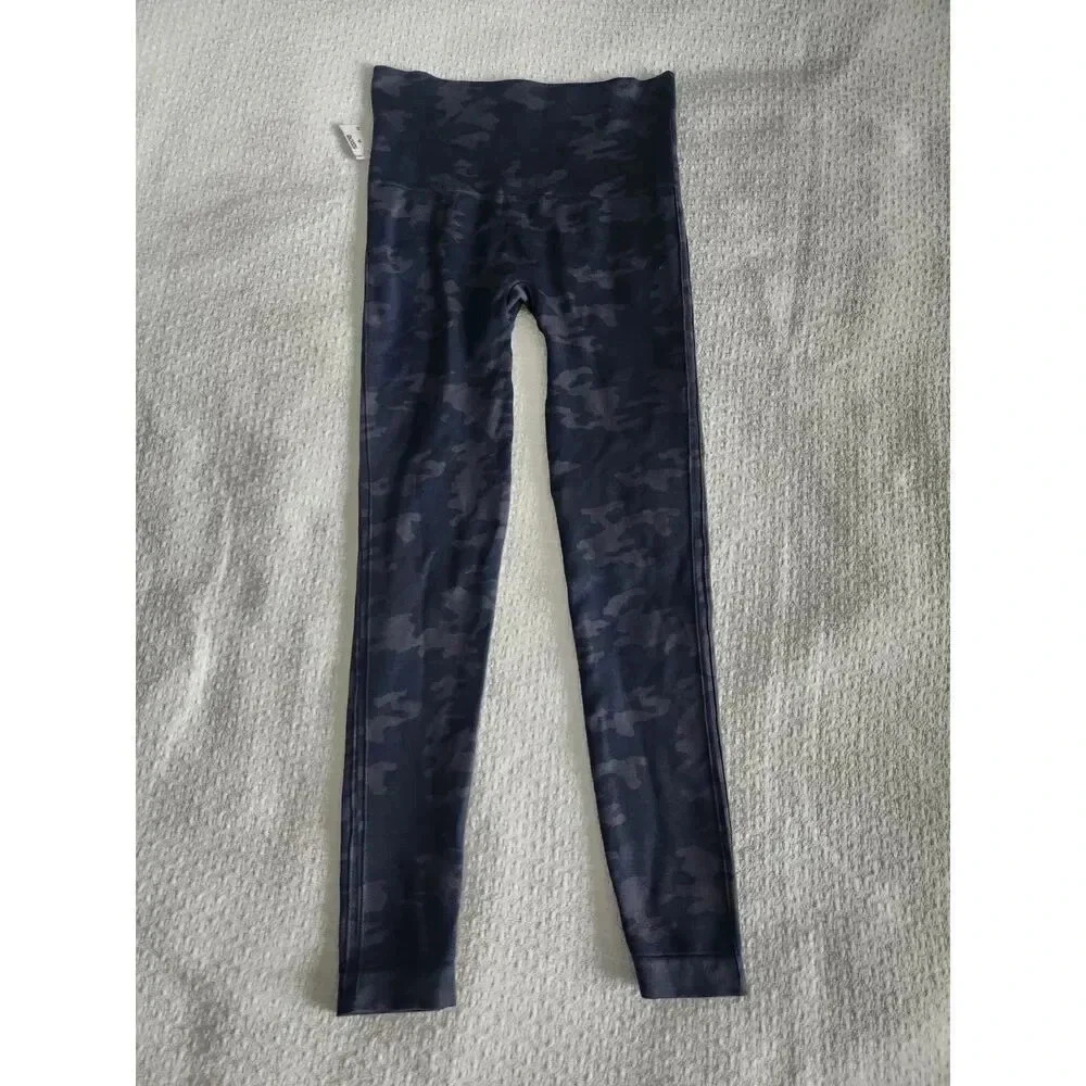 NWOT SPANX Seamless Shaping Black Camo Leggings - Picture 2 of 7